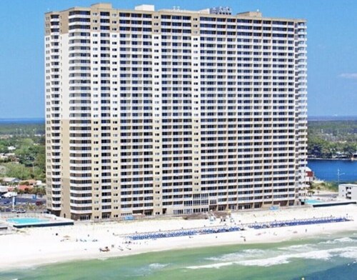 Luxus Beachfront Unit, 6 Personen, zu Fuß zum Pier Park, Snowbirds Willkommen!