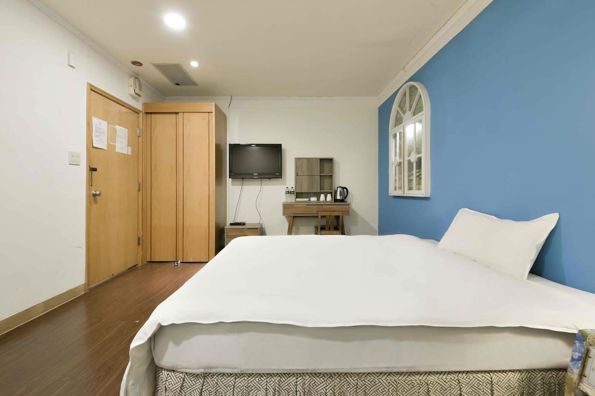 Kamar Single Ekonomi, 1 Tempat Tidur Twin | Meja kerja, tirai kedap cahaya, kedap suara, dan Wi-Fi gratis