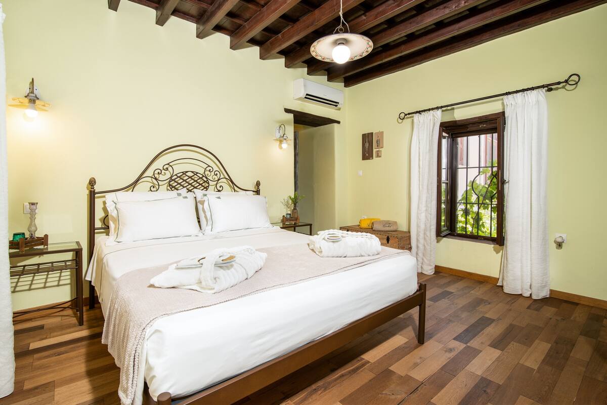 Villa, 2 Bedrooms | 2 bedrooms, in-room safe, soundproofing, iron/ironing board