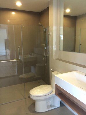 Bathroom - Treetops Condo (Pattaya)