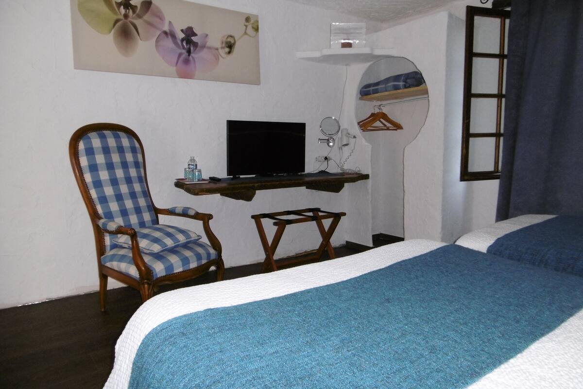 1 bedroom, premium bedding, desk, iron/ironing board