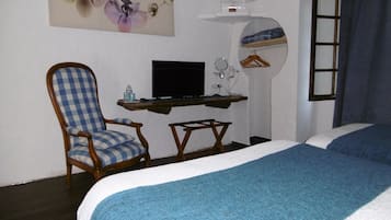 Premium bedding, desk, iron/ironing board, free cots/infant beds