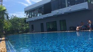 Piscine extérieure