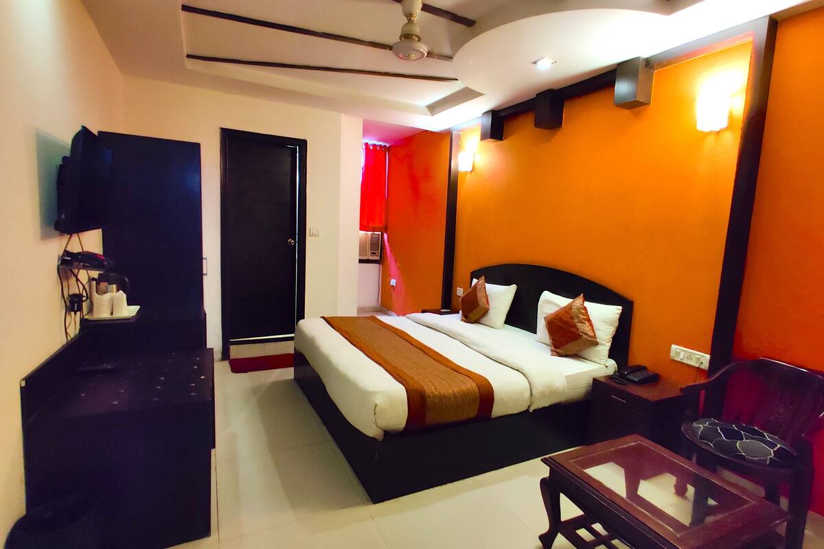 1 bedroom, desk, soundproofing, free WiFi