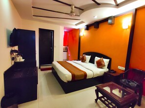 1 bedroom, desk, soundproofing, free WiFi