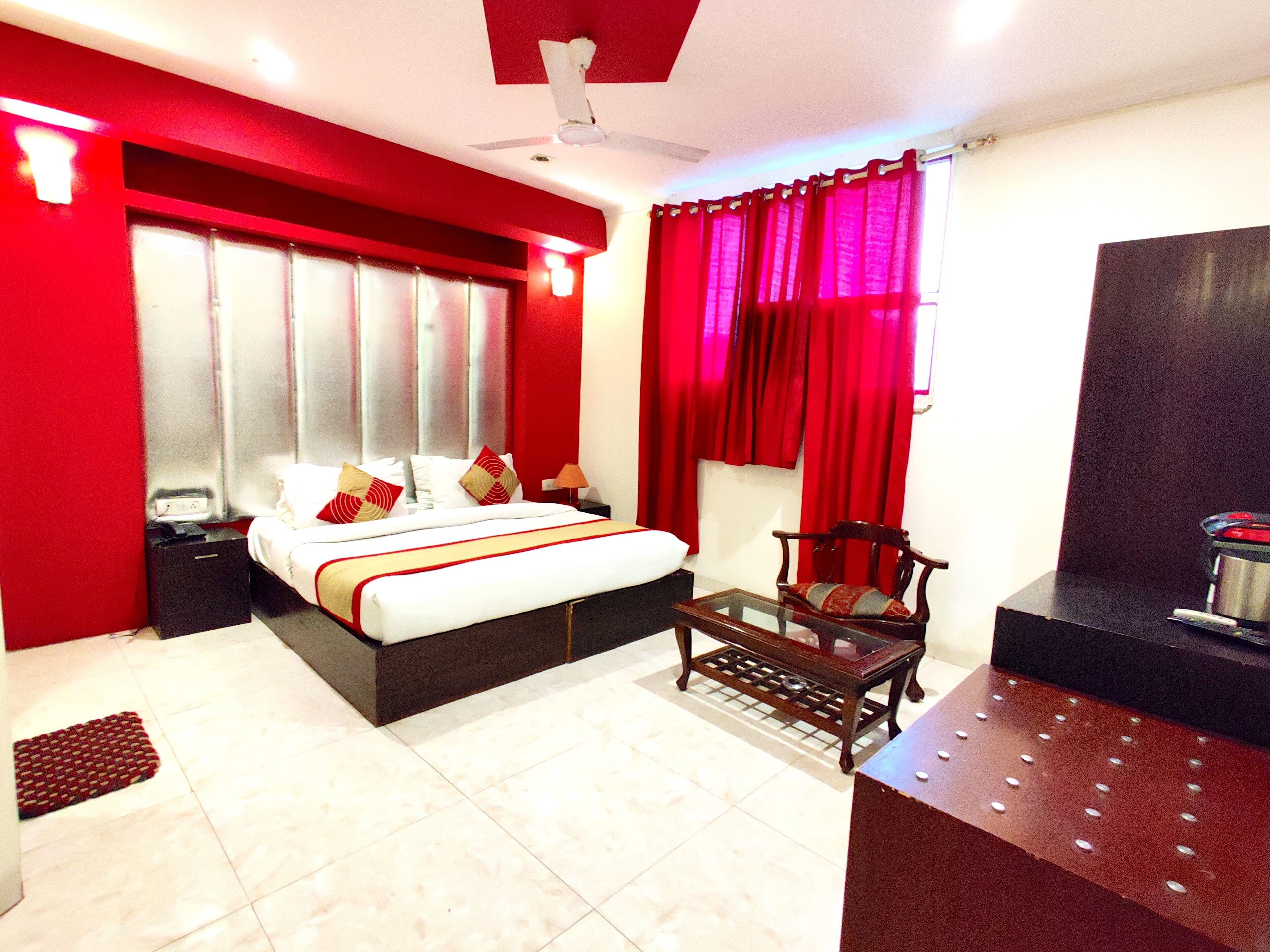 1 bedroom, desk, soundproofing, free WiFi