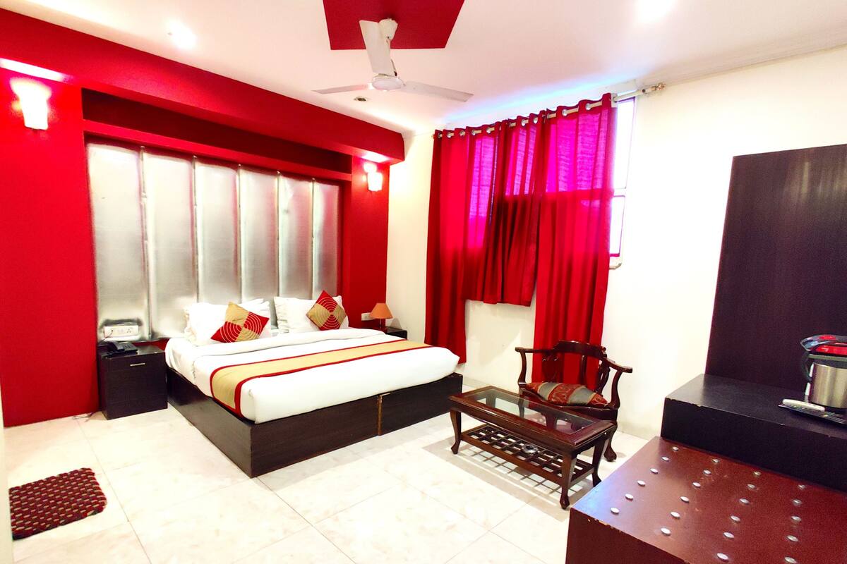 1 bedroom, desk, soundproofing, free WiFi