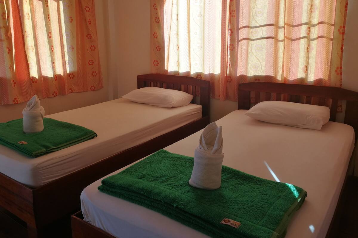 Standard Twin Room | Free WiFi