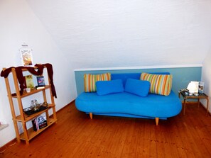 House, 3 Bedrooms | Living area | Flat-screen TV, fireplace - Relaxen am Nationalpark Eifel (Blankenheim)