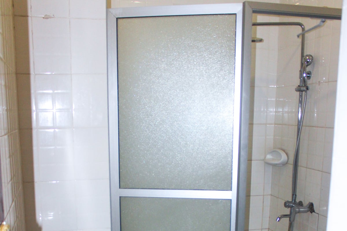 Standard Single Room, 1 Twin Bed, Non Smoking, City View | Bathroom | Shower, towels