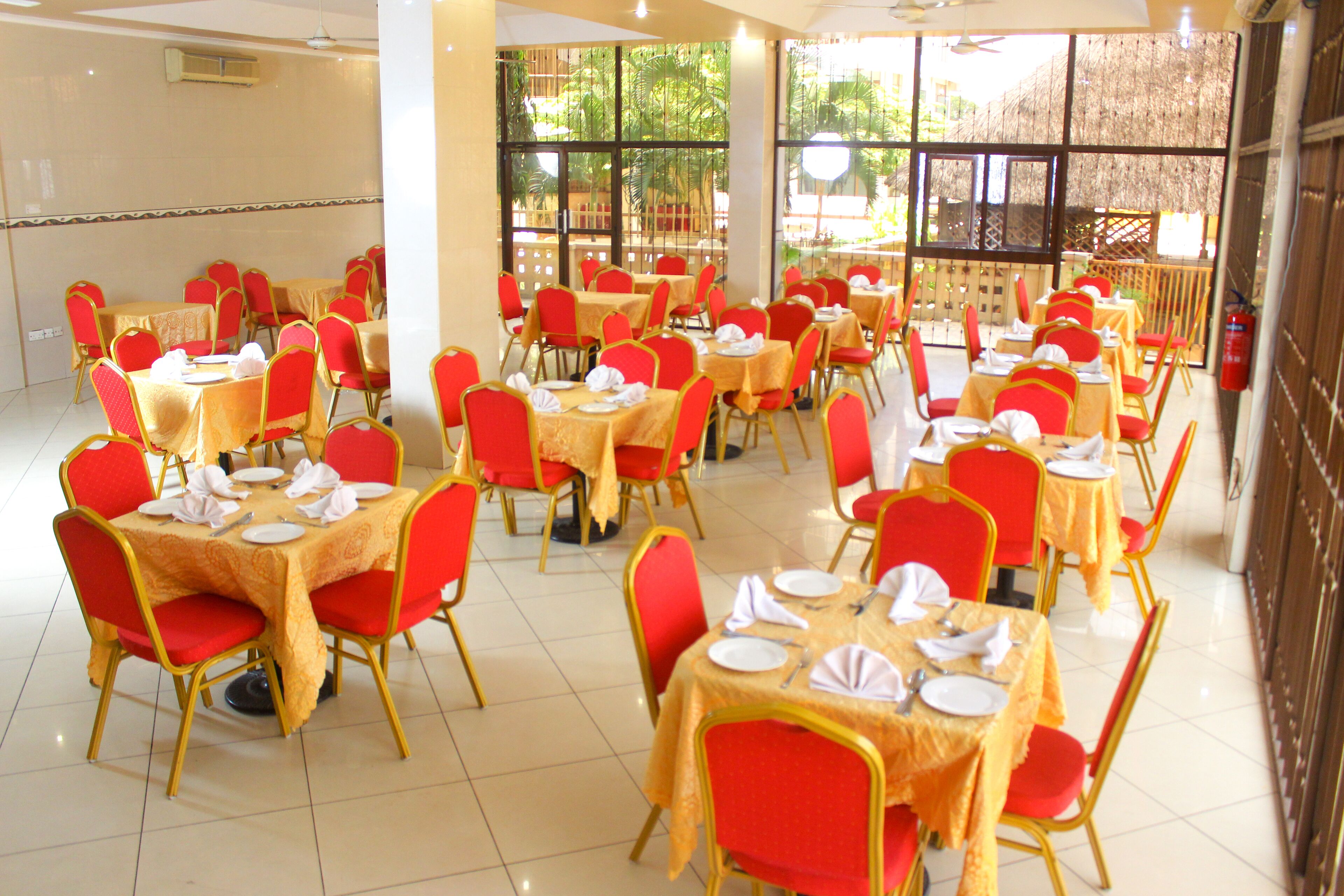 Breakfast, lunch, dinner served; local and international cuisine 