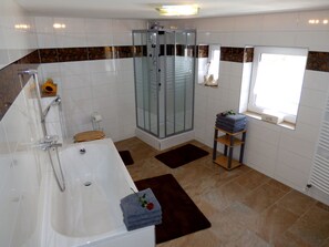 Comfort-Haus, 3 Schlafzimmer | Badezimmer