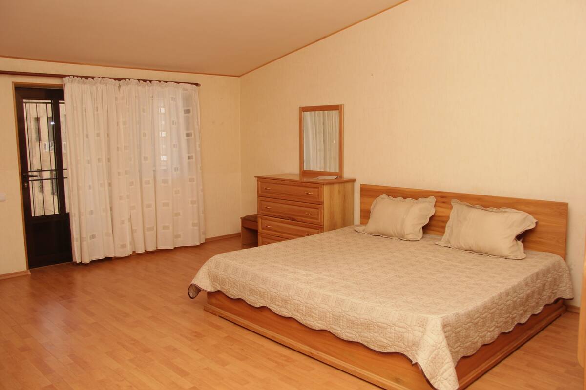 Standard Double Room, 1 Double Bed | Iron/ironing board, free WiFi