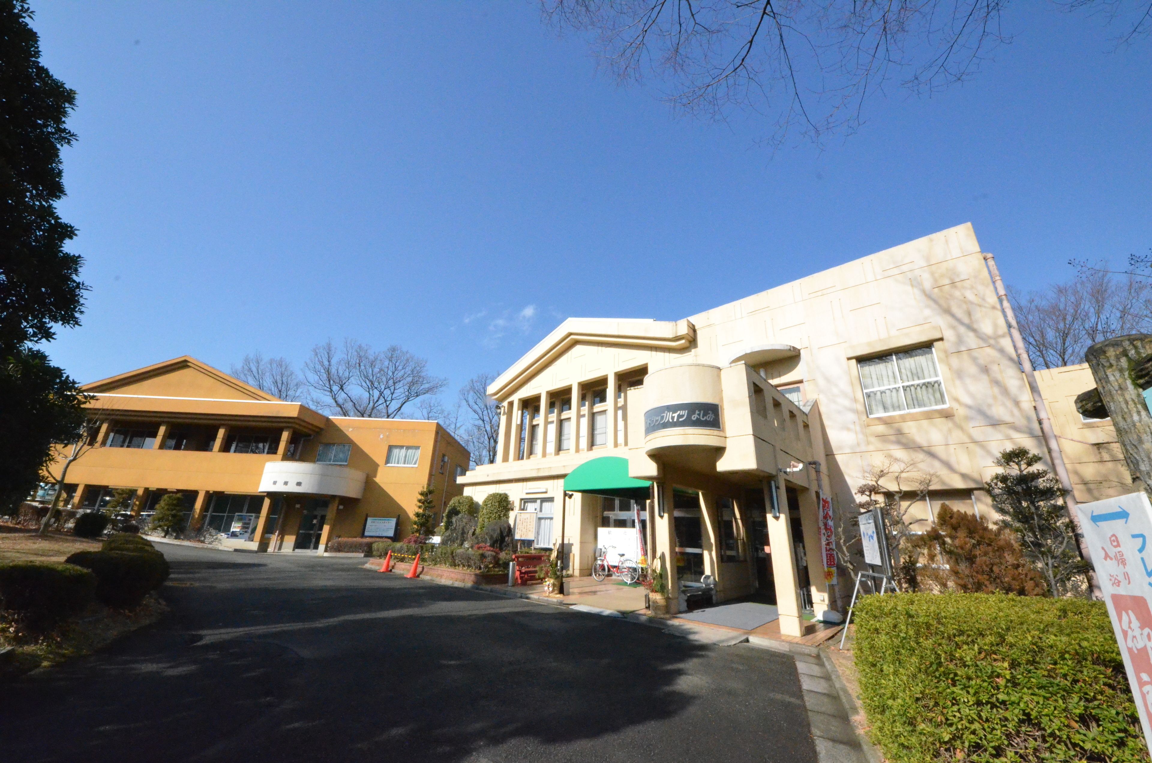 施設の正面