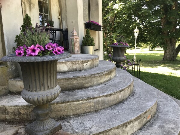 Entrée de l’hébergement