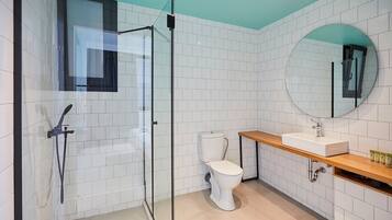 Standard Double Room | Bathroom | Shower, hair dryer, towels, soap