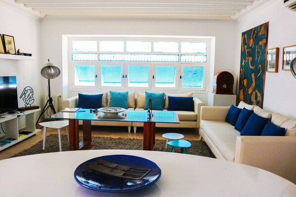 Apartment | Living room | LCD TV - La Maison De L'artiste (Sidi Bou Said)