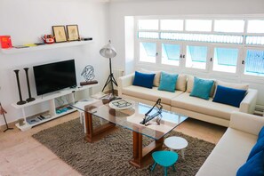 Apartment | Living room | LCD TV - La Maison De L'artiste (Sidi Bou Said)