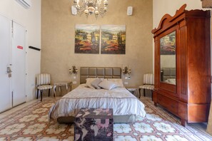 Individually decorated, desk, blackout curtains, soundproofing - Maleth Inn Guest House (Rabat)