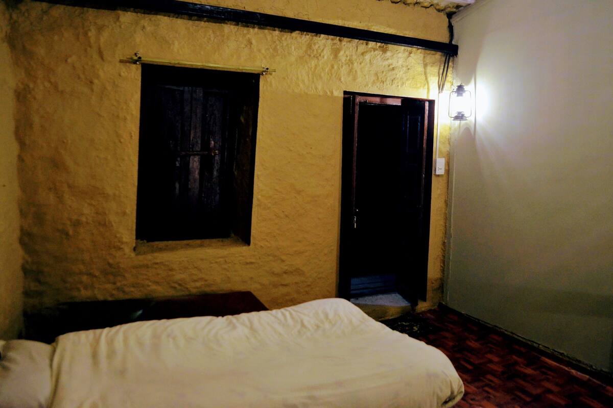 Cottage Basic, 2 Tempat Tidur Twin, pemandangan gunung, tepi gunung