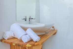 Ducha, cabezal de ducha tipo lluvia, artículos de tocador gratuitos