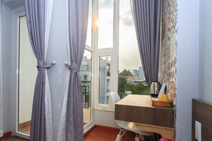 City Double Room, 1 Queen Bed, City View | Room amenity
