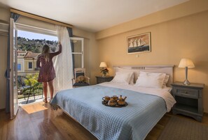Double or Twin Room | Minibar, desk, iron/ironing board, free WiFi - Latini Family Hotel (Nafplio)