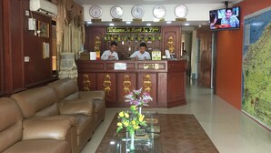 Lobby sitting area - Aung Su Pyae Hotel (Nyaung-U)