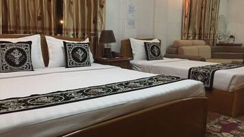 Triple Room | Premium bedding, minibar, desk, iron/ironing board