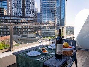 Deluxe Twin kamer, 2 eenpersoonsbedden, balkon | Luxe beddengoed, een minibar, een kluis op de kamer, geluiddichte muren