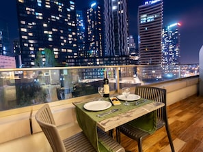 Quarto, várias camas, quartos conectados | Roupas de cama premium, frigobar, cofres nos quartos