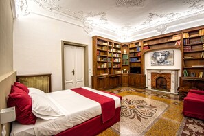 Suite, 2 Bedrooms | Hypo-allergenic bedding, desk, blackout drapes, iron/ironing board - Genova46 Suites & Rooms (Genoa)