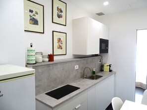 Phòng Suite, 2 phòng ngủ | Bếp riêng | Lò vi sóng 