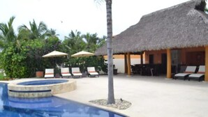 Outdoor pool - Villa Colibri Bucerias  by RNLR (Bucerías)
