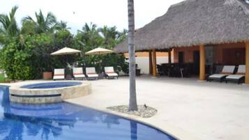 Alberca al aire libre