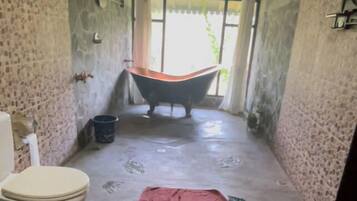 Tavanomainen huvila, 3 makuuhuonetta | Kylpyhuone | Ilmaiset hygieniatuotteet, pyyhkeet, saippua, sampoo