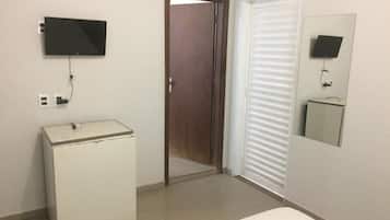 Minibar, iron/ironing board, free WiFi, bed sheets