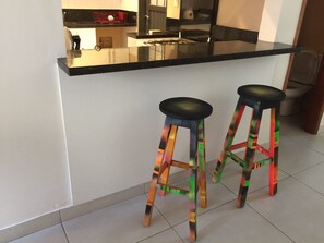Apartemen Standar, 2 kamar tidur (La Arpista) | Makan di kamar
