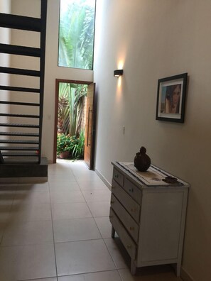 Apartamento estándar, 2 habitaciones (La Arpista) | Escritorio, tabla de planchar con plancha, cunas gratuitas y wifi gratis