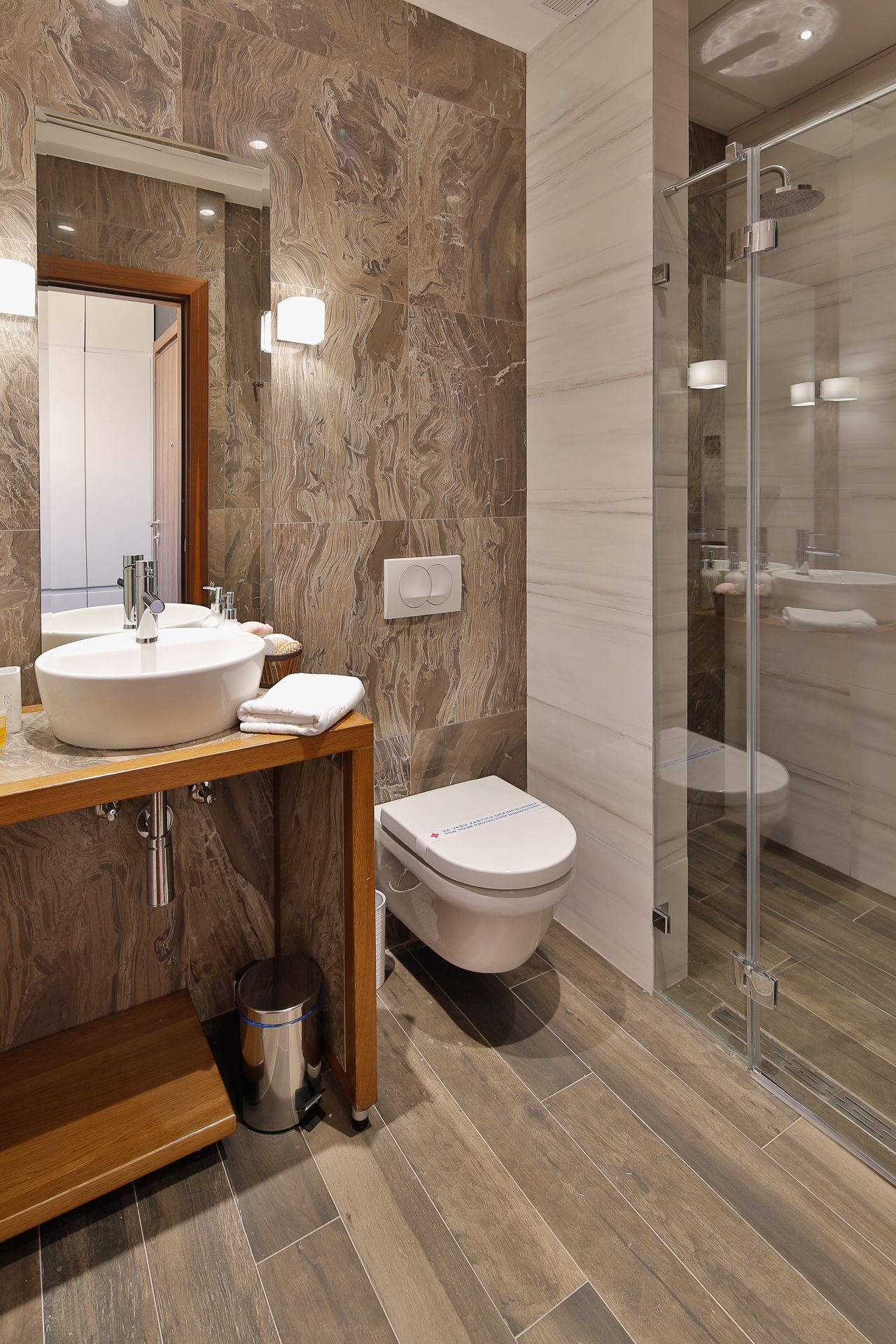 superior apartment | bathroom | shower, free toiletries, hair dryer, bathrobes