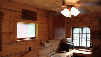 Economy Cabin, 2 Queen Beds, Garden View | Private kitchenette | Full-size fridge, cookware/dishes/utensils