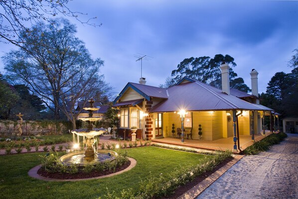 Front of property – evening/night - Varenna (Leura)