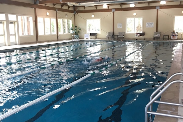 Lakehouse indoor pool