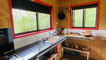 Fridge, coffee/tea maker, toaster