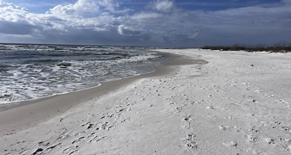 đâïž Hangar # 13 âïžđNouveau! Bassin! Chalet acceptant les animaux de compagnie Ă Mexico Beach đŸ đŸ