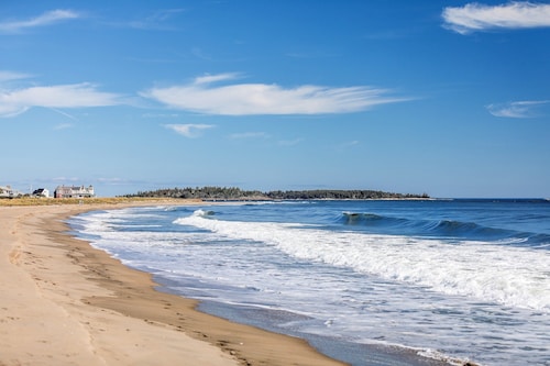 Driftwood Studio Beachfront cottage right in the Dunes