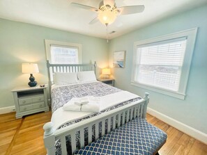 5 habitaciones, tabla de planchar con plancha, wifi y ropa de cama 