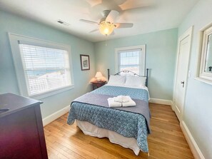 5 habitaciones, tabla de planchar con plancha, wifi y ropa de cama 