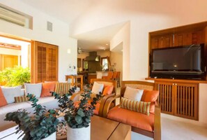 Family Villa, 4 Bedrooms | Living area