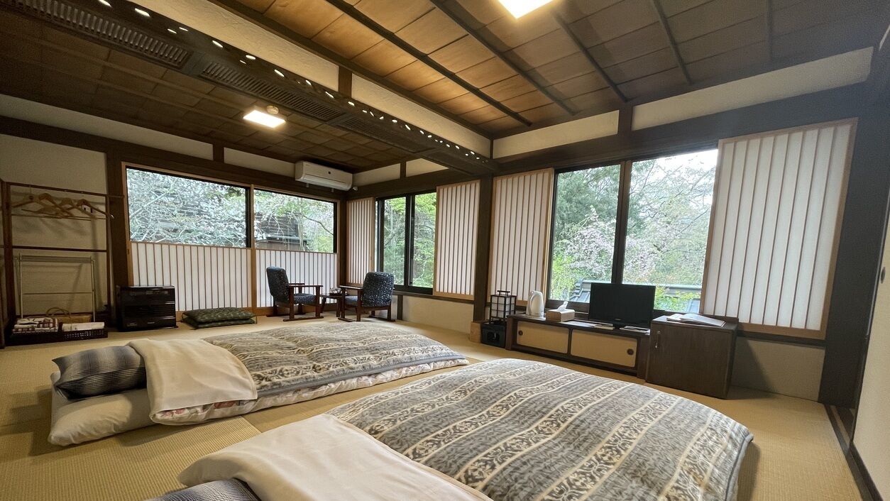Down comforters, in-room safe, desk, free WiFi